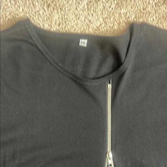 Black Asymmetrical Short Sleeve Tee - Picture 3 of 4